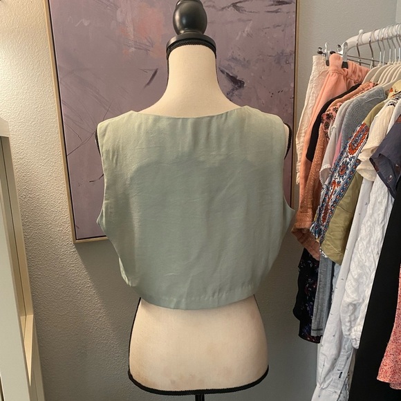 Express Mint Cropped Button Up Vest - Picture 4 of 7